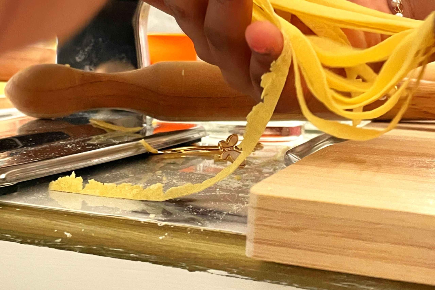 Firenze: Pastanvalmistuskurssi, jossa on illallinen, viiniä ja... laulamista!