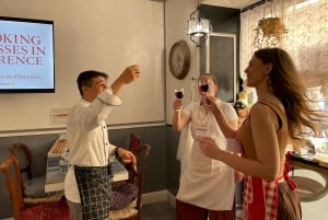 Florença: aula de fazer massa com jantar, vinho e... cante!