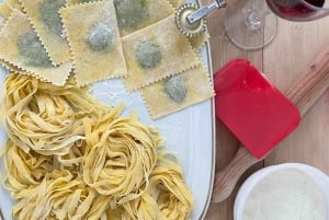 Florença: aula de fazer massa com jantar, vinho e... cante!