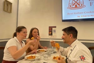 Florença: aula de fazer massa com jantar, vinho e... cante!