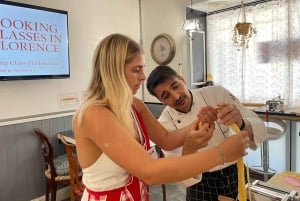 Florença: aula de fazer massa com jantar, vinho e... cante!