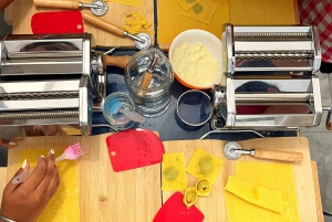 Firenze: Pastanvalmistuskurssi, jossa on illallinen, viiniä ja... laulamista!