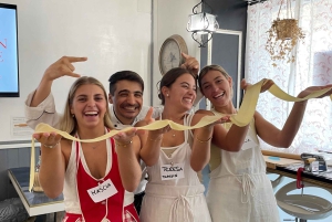 Firenze: Pastanvalmistuskurssi, jossa on illallinen, viiniä ja... laulamista!