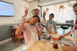 Firenze: Pastanvalmistuskurssi, jossa on illallinen, viiniä ja... laulamista!