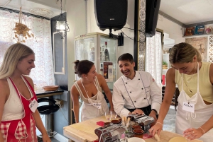 Firenze: Pastanvalmistuskurssi, jossa on illallinen, viiniä ja... laulamista!