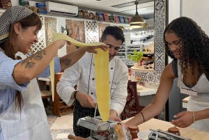 Firenze: Pastanvalmistuskurssi, jossa on illallinen, viiniä ja... laulamista!