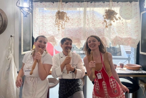 Firenze: Pastanvalmistuskurssi, jossa on illallinen, viiniä ja... laulamista!