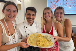 Firenze: Pastanvalmistuskurssi, jossa on illallinen, viiniä ja... laulamista!