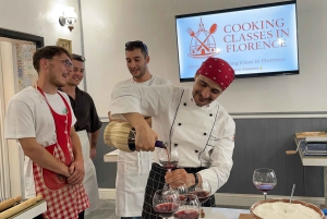 Firenze: Pastanvalmistuskurssi, jossa on illallinen, viiniä ja... laulamista!