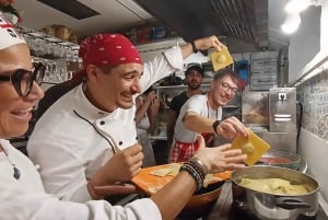 Firenze: Pastanvalmistuskurssi, jossa on illallinen, viiniä ja... laulamista!