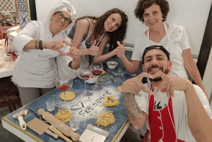 Firenze: Pastanvalmistuskurssi, jossa on illallinen, viiniä ja... laulamista!