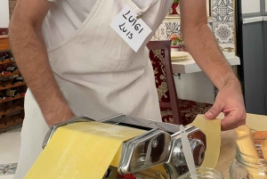 Firenze: Pastanvalmistuskurssi, jossa on illallinen, viiniä ja... laulamista!