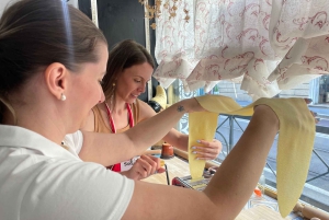 Firenze: Pastanvalmistuskurssi, jossa on illallinen, viiniä ja... laulamista!