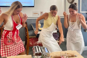 Firenze: Pastanvalmistuskurssi, jossa on illallinen, viiniä ja... laulamista!