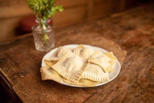 Firenze: Pasta & Tiramisu Class with Unlimited Wine (Pasta & Tiramisu Class with Unlimited Wine)