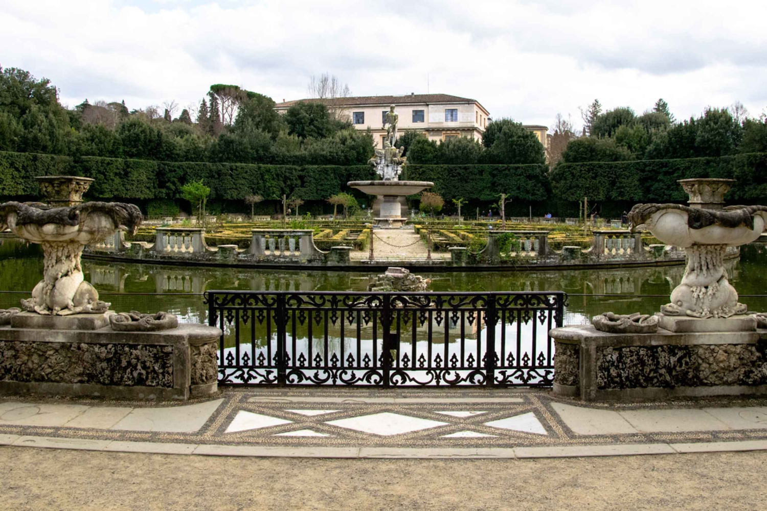 フィレンツェピッティ宮殿とボーボリ庭園ウォーキングツアー