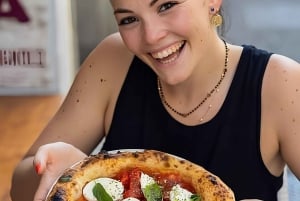 Florence: Private Pizza Making Class with Wine Tasting