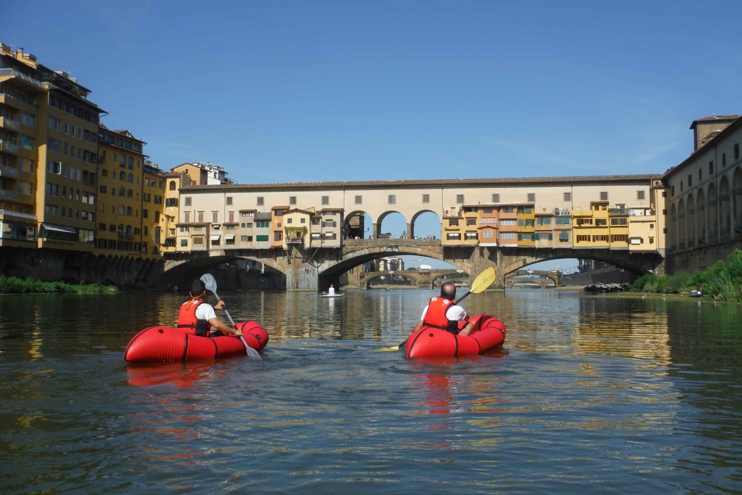 フィレンツェ：ヴェッキオ橋と市内観光ガイド付きカヤッククルーズ