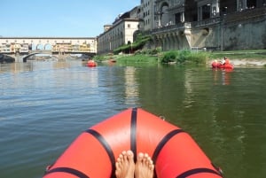 フィレンツェ：ヴェッキオ橋と市内観光ガイド付きカヤッククルーズ