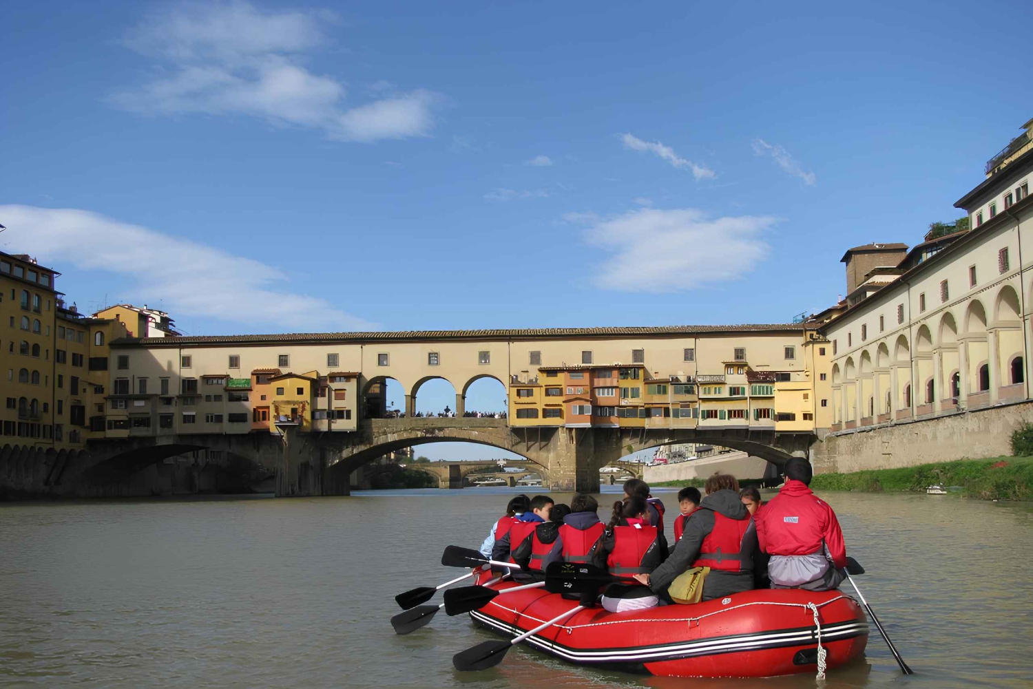 Florença: Experiência de Rafting na Ponte Vecchio com Aperitivo