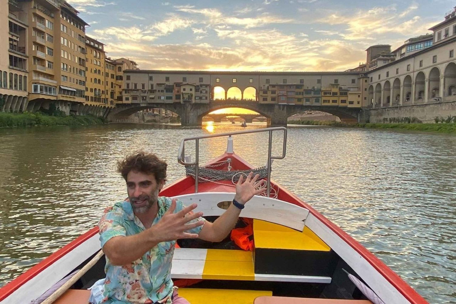 Florence: Private Boat Tour with Wine