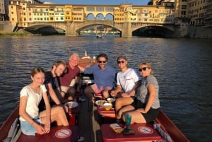 Florencia: Tour en barco privado con vino