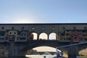 Florence : Tour en bateau privé avec vin