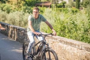 Florens: Privat elcykel 2 timmars rundtur i kullarna