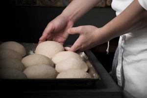 Florenz: Privater Pizzabackkurs mit Weinverkostung