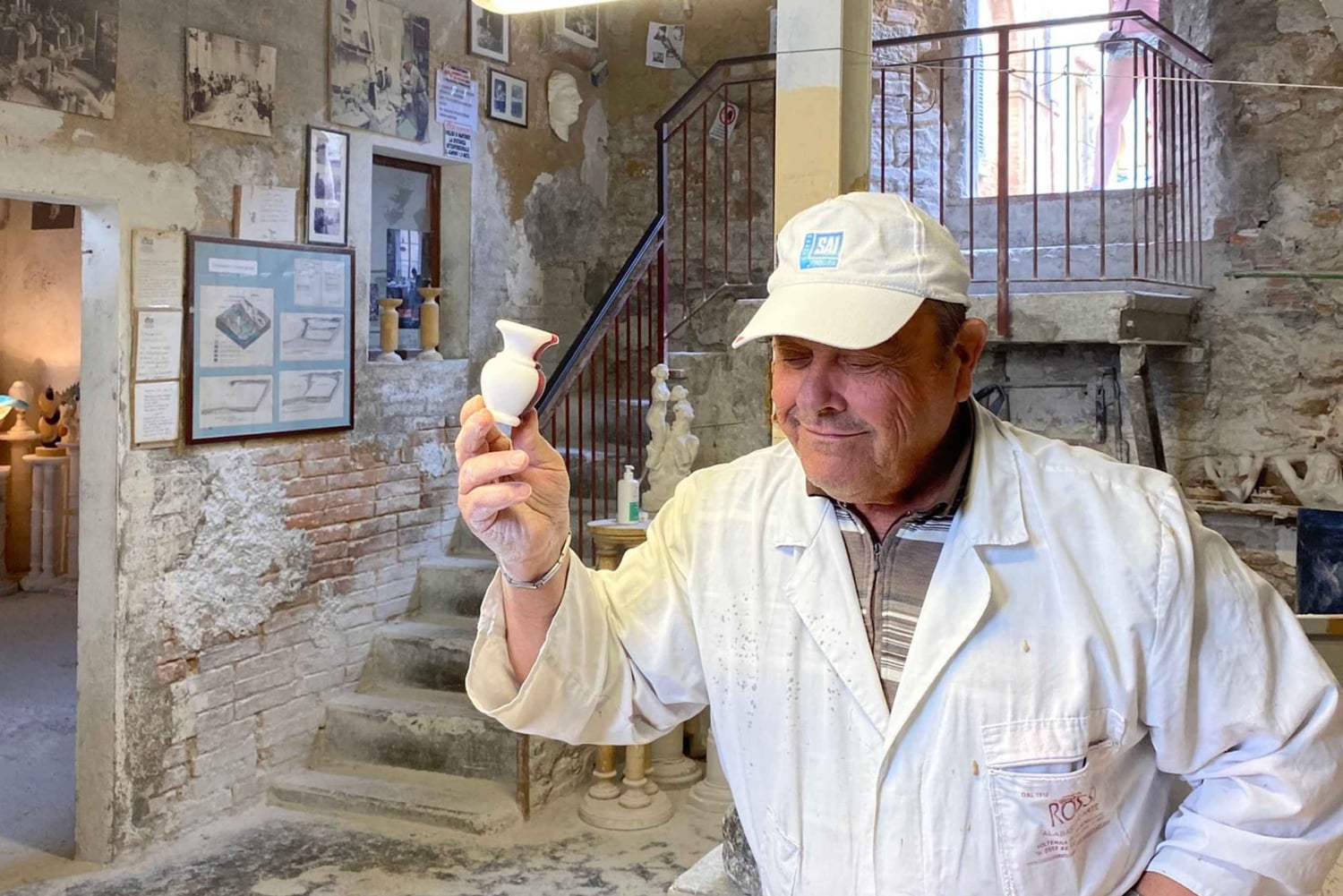 Florencia: Excursión de un día a San Gimignano y Volterra con comida y vino