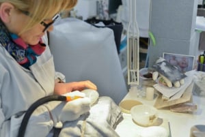 Florencia: Excursión de un día a San Gimignano y Volterra con comida y vino