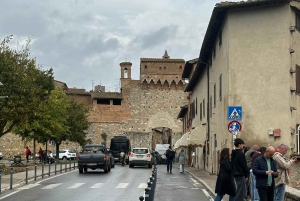 Florenz: San Gimignano & Weingut-Tour mit Mittagessen
