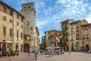 Firenze: tour privato di un giorno a Siena e San Gimignano in auto di lusso