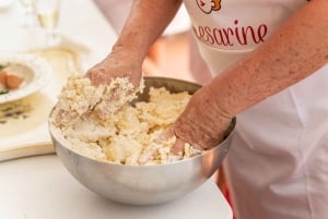 Florencia: Clase de elaboración de pasta en grupo reducido en casa de un lugareño
