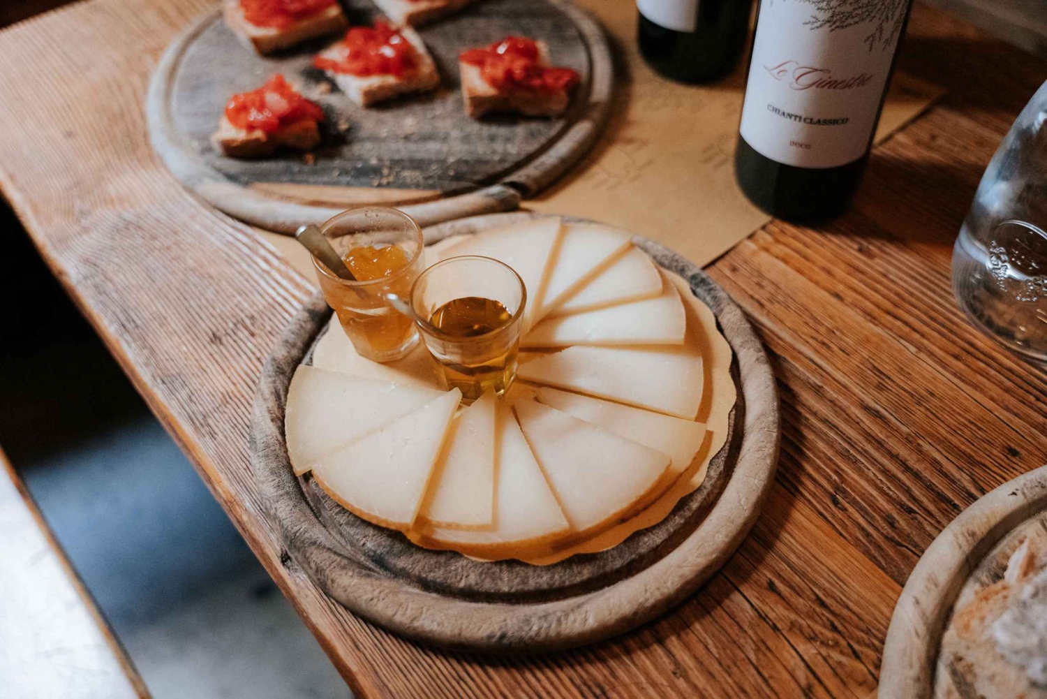 Firenze: Pienryhmille tarkoitettu auringonlaskun ruokakierros Oltrarnossa