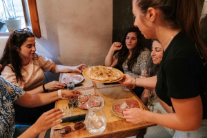 Firenze: Pienryhmille tarkoitettu auringonlaskun ruokakierros Oltrarnossa