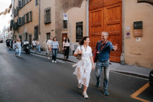 Firenze: Pienryhmille tarkoitettu auringonlaskun ruokakierros Oltrarnossa