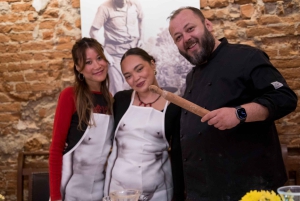 Florencja: warsztaty przygotowywania tiramisu i makaronu z nieograniczoną ilością wina