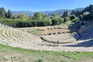 Florence to Fiesole: Golf Cart Tour with Roman Theatre Visit