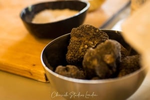 Florence: Truffle Hunting Tour with Lunch