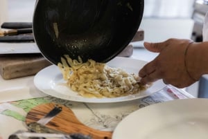 Florence: Truffle Hunting Tour with Lunch