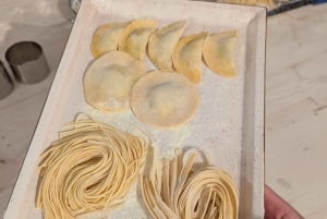 Florença: Aula de culinária toscana com massa feita à mão e vinho