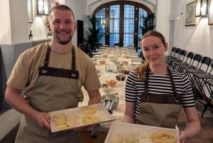 Florença: Aula de culinária toscana com massa feita à mão e vinho