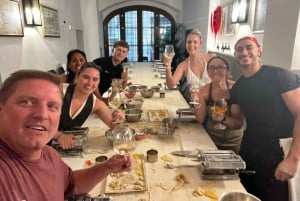 Florença: Aula de culinária toscana com massa feita à mão e vinho