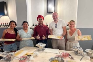 Florença: Aula de culinária toscana com massa feita à mão e vinho