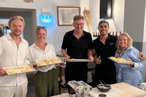 Florença: Aula de culinária toscana com massa feita à mão e vinho