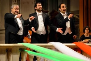 Firenze: cena toscana e concerto dei Tre Tenori vicino agli Uffizi