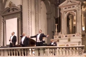 Firenze: cena toscana e concerto dei Tre Tenori vicino agli Uffizi
