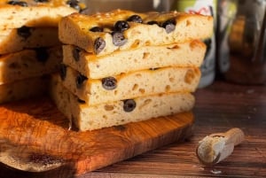 Florence: Tuscan Focaccia and Tiramisu Cooking Class