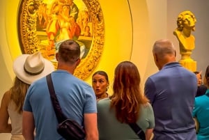 フィレンツェ：ウフィツィ美術館の傑作（最大9名様）＋メディチの回廊